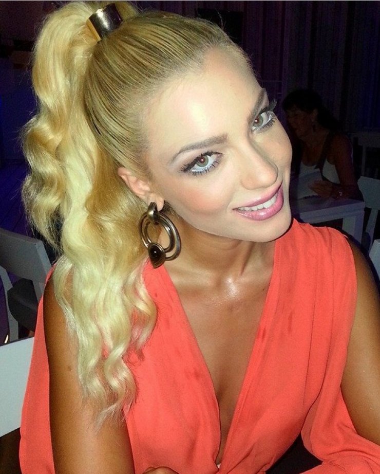 Άντρη Καραντώνη: Το συγκινητικό μήνυμά της στον αδερφό της για τα γενέθλιά του