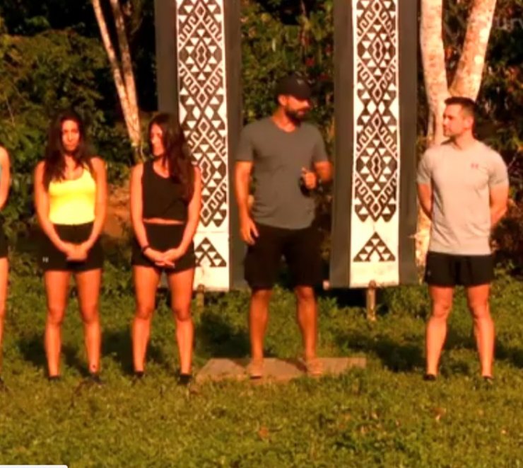 Δείτε τους έξι νέους παίκτες του "Survivor" και πως τους υποδέχτηκαν "Διάσημοι" και "Μαχητές"