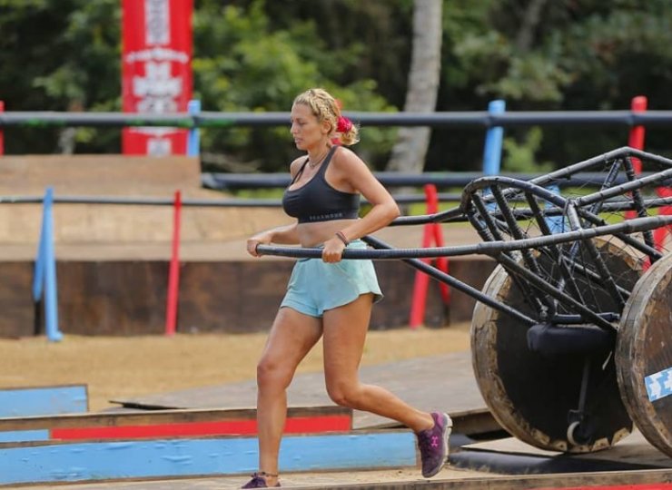 Η Κωνσταντίνα Σπυροπούλου επέστρεψε αγνώριστη στην Ελλάδα