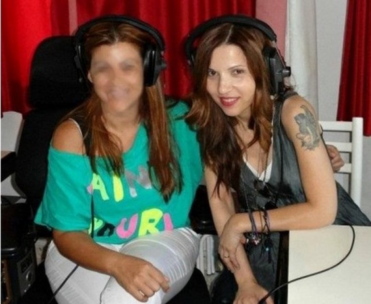 Αυτή είναι η πασίγνωστη Κύπρια ραδιοφωνική παραγωγός που συνελήφθη για χρέη