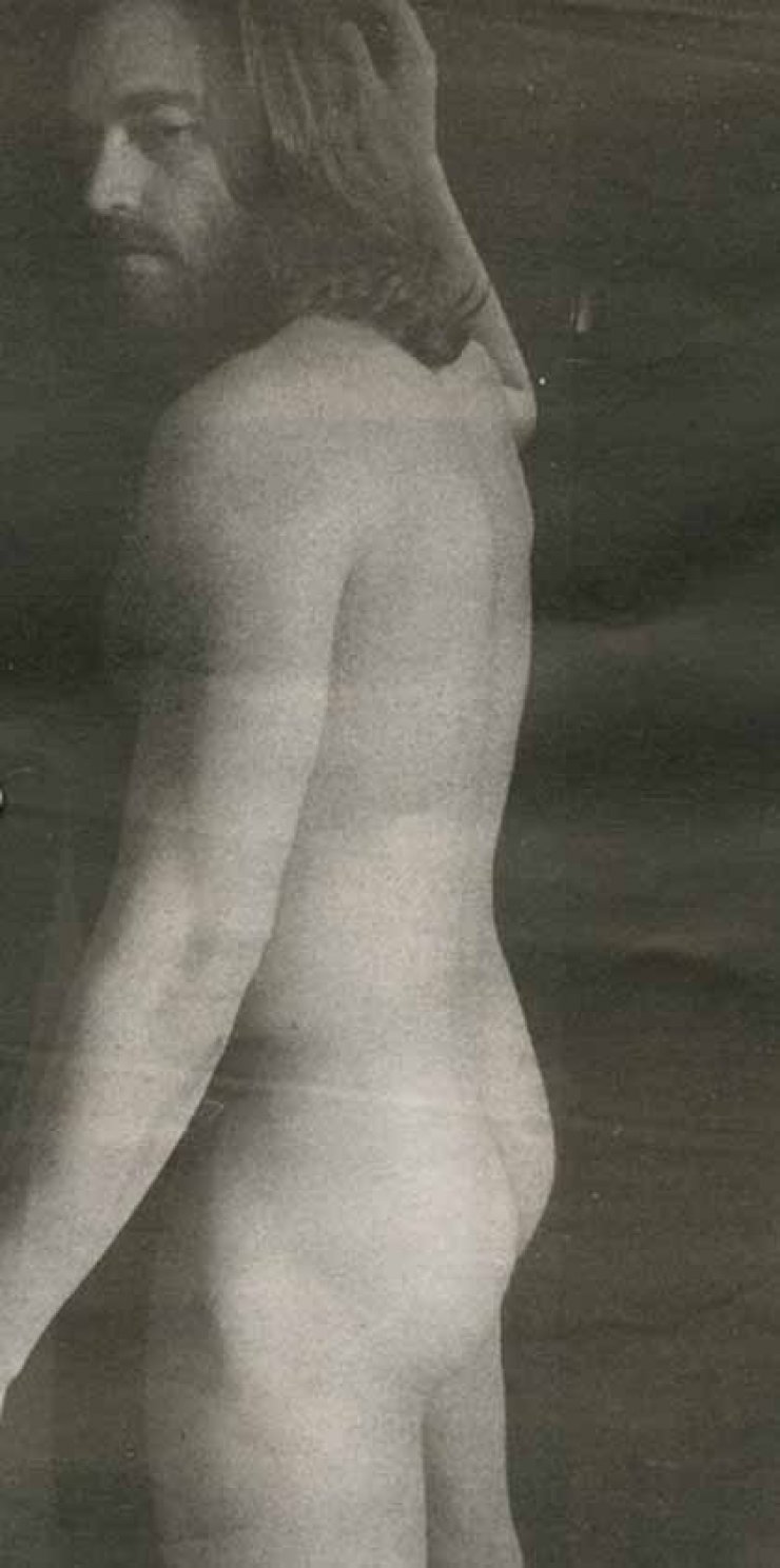 Κώστας Φραγκολιάς: Ολόγυμνος στο σανίδι!