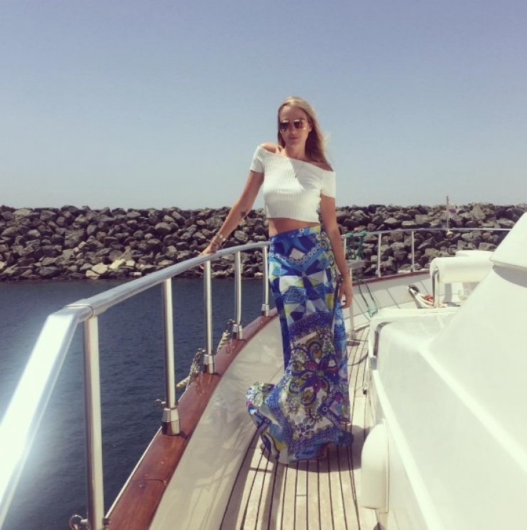 Σύλβια Μαυροπούλου: Με σέξι μπικίνι στην Ελούντα ανεβάζει την θερμοκρασία!