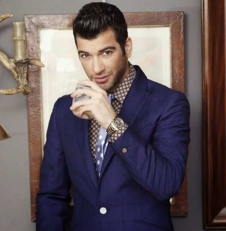 Αγνώριστος ο Μάνος Ιωάννου! Δείτε την απίστευτη αλλαγή στην εμφάνισή του