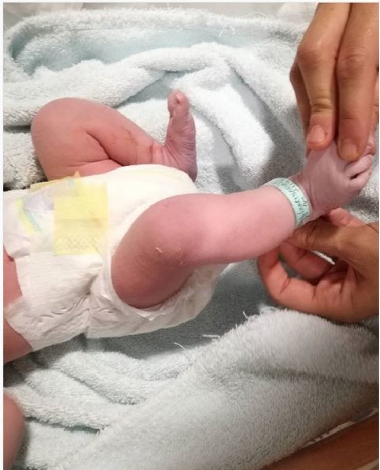 Ζευγάρι της ελληνικής showbiz υποδέχθηκε στη ζωή το δεύτερο μωράκι του!