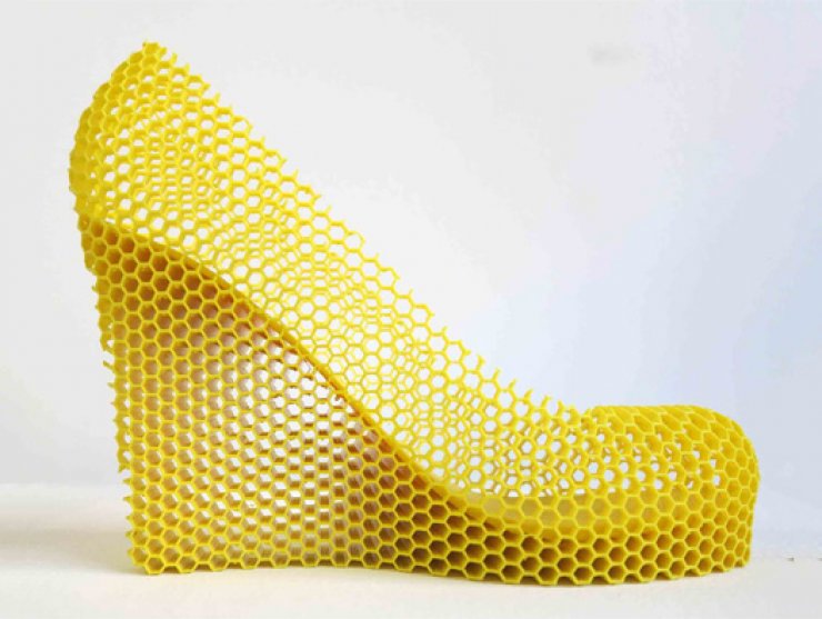 12 παπούτσια για 12 ερωμένες