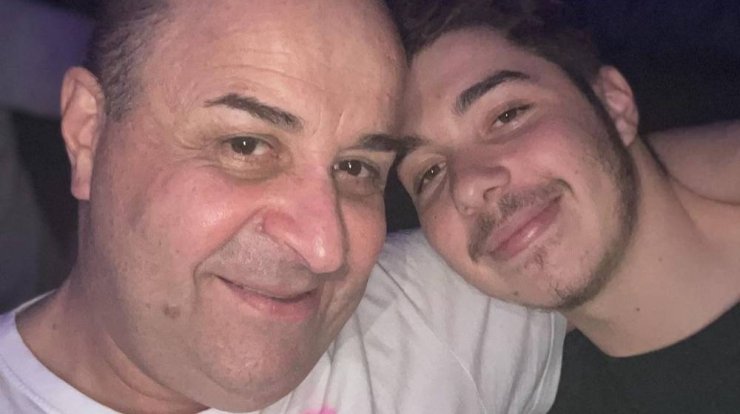 Ο γιος του Σεφερλή μεγάλωσε και είναι ερωτευμένος – Η τρυφερή στιγμή με τη σύντροφό του 