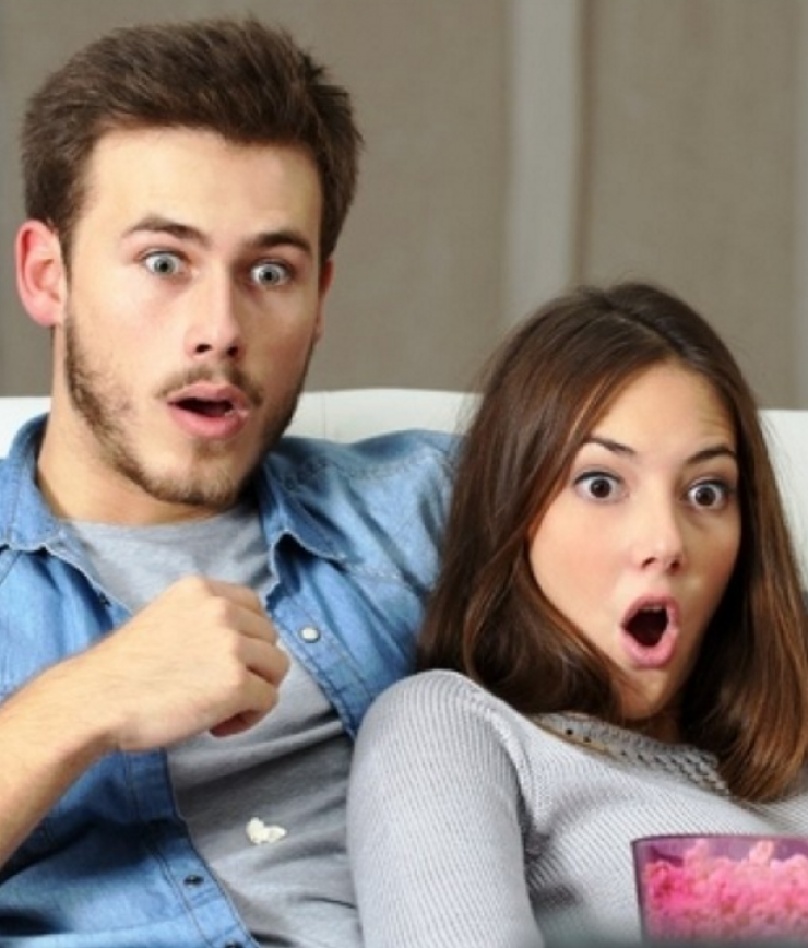 Τα ζευγάρια που βλέπουν μαζί τηλεόραση είναι πιο ευτυχισμένα!