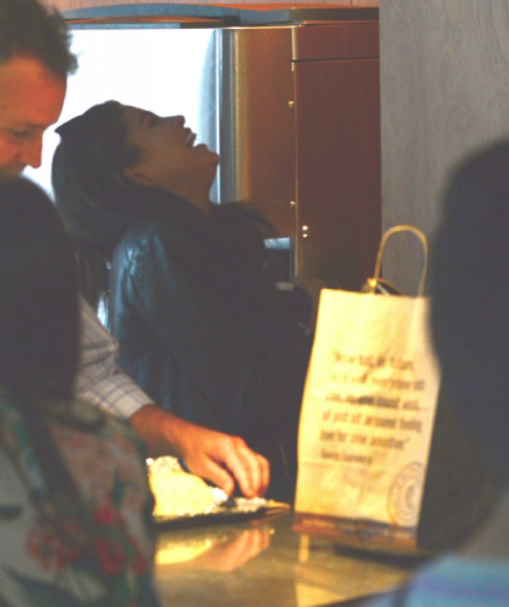 H Selena Gomez διασκεδάζει και χωρίς τον Justin Bieber [εικόνες]