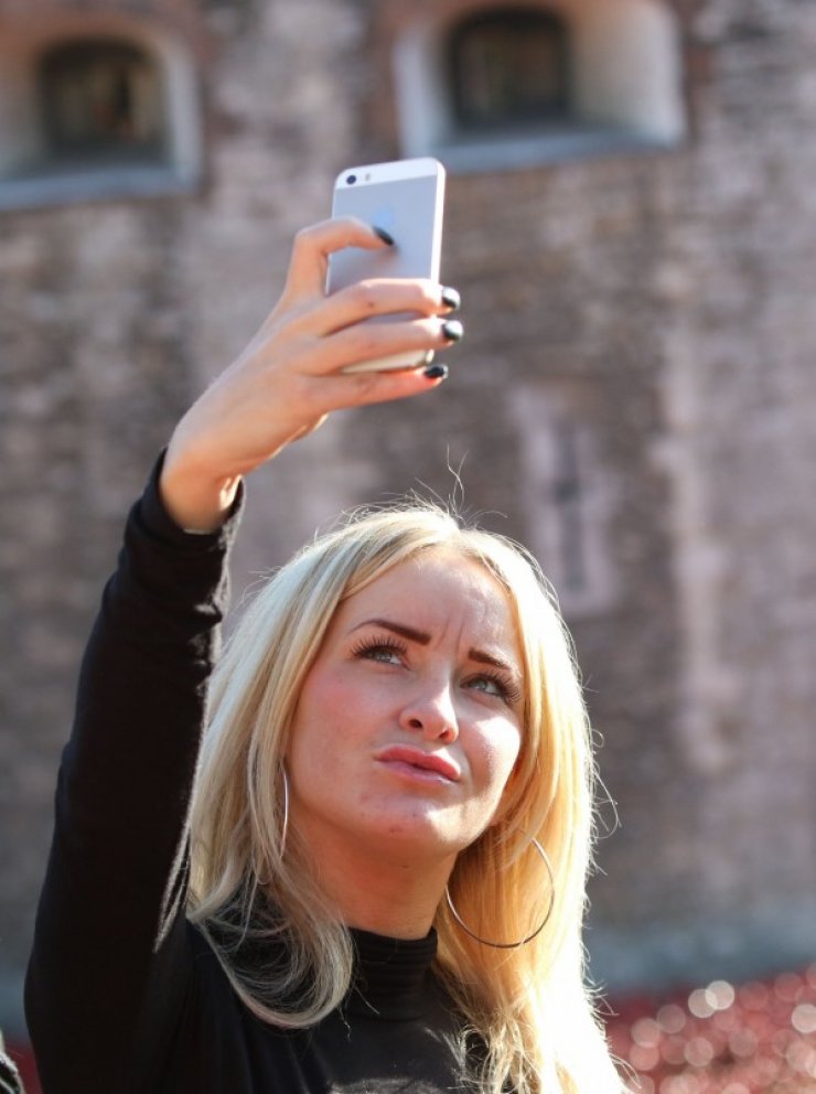 Ποια selfie προτιμούν οι γυναίκες;