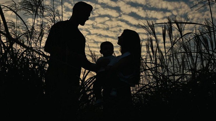 Κύπριος διεθνής ποδοσφαιριστής και η σύζυγος του βάφτισαν τον γιό τους
