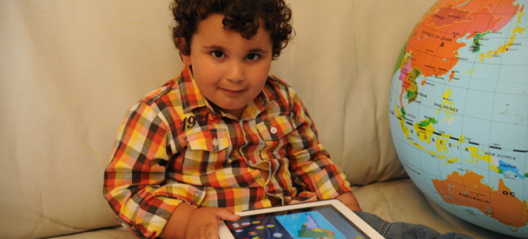 4χρονος-ιδιοφυϊα έχει ΙQ ανάλογο με τον Αϊνστάιν και έχει ήδη διαβάσει 190 βιβλία