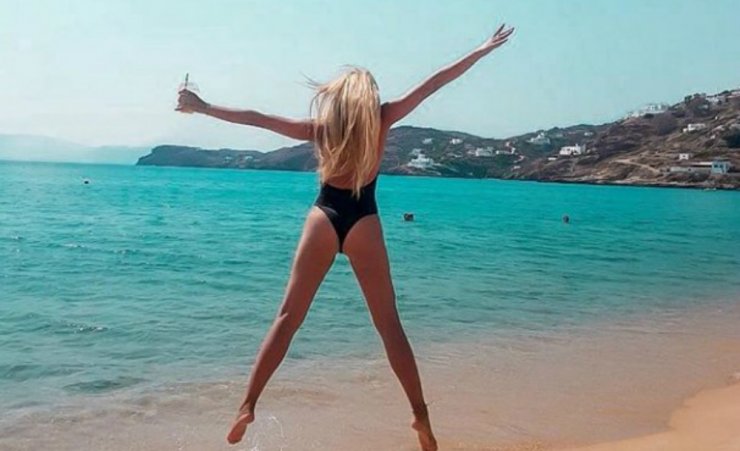 Επώνυμη Κύπρια μας έδειξε τη σέξι πίσω όψη της και αναστάτωσε τον ανδρικό πληθυσμό!