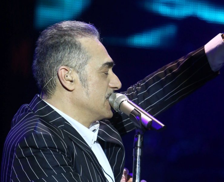 Τέλος ο Νότης Σφακιανάκης από το Έναστρον