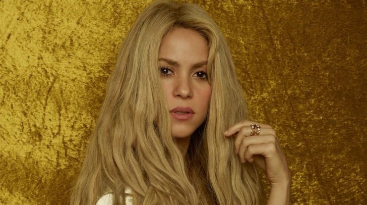 Shakira: Oι φήμες σχετικά με τη σεξουαλική προτίμηση της τραγουδίστριας