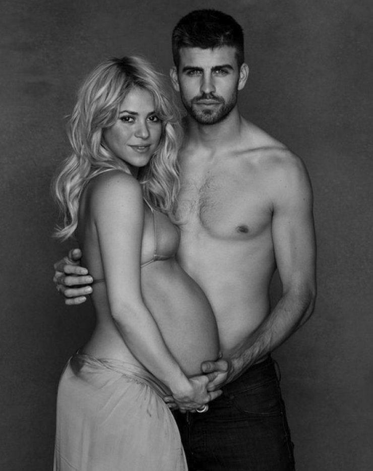 Shakira - Pique: Ημίγυμνοι λίγο πριν τον ερχομό του παιδιού τους