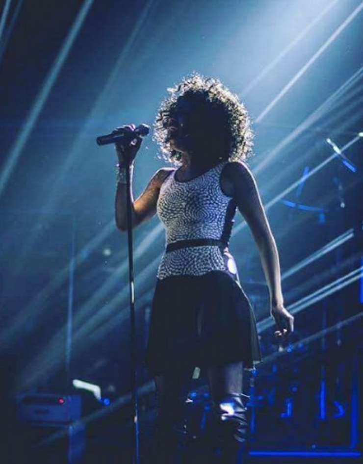 Τραγουδίστρια στην Ελλάδα αποκαλύπτει: “Έχω κάνει σεξ με το σύντροφό μου στο καμαρίνι”