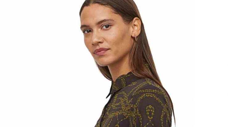 Shirt dress: Το απόλυτο φθινοπωρινό ρούχο που δεν πρέπει να λείπει από τη γκαρνταρόμπα σου