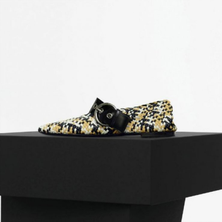 Το it-shoe του 2016 είναι η πιο παράξενη τάση 