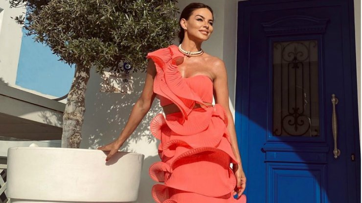 H Ramona Filip φόρεσε μια από τις μεγαλύτερες τάσεις του καλοκαιριού