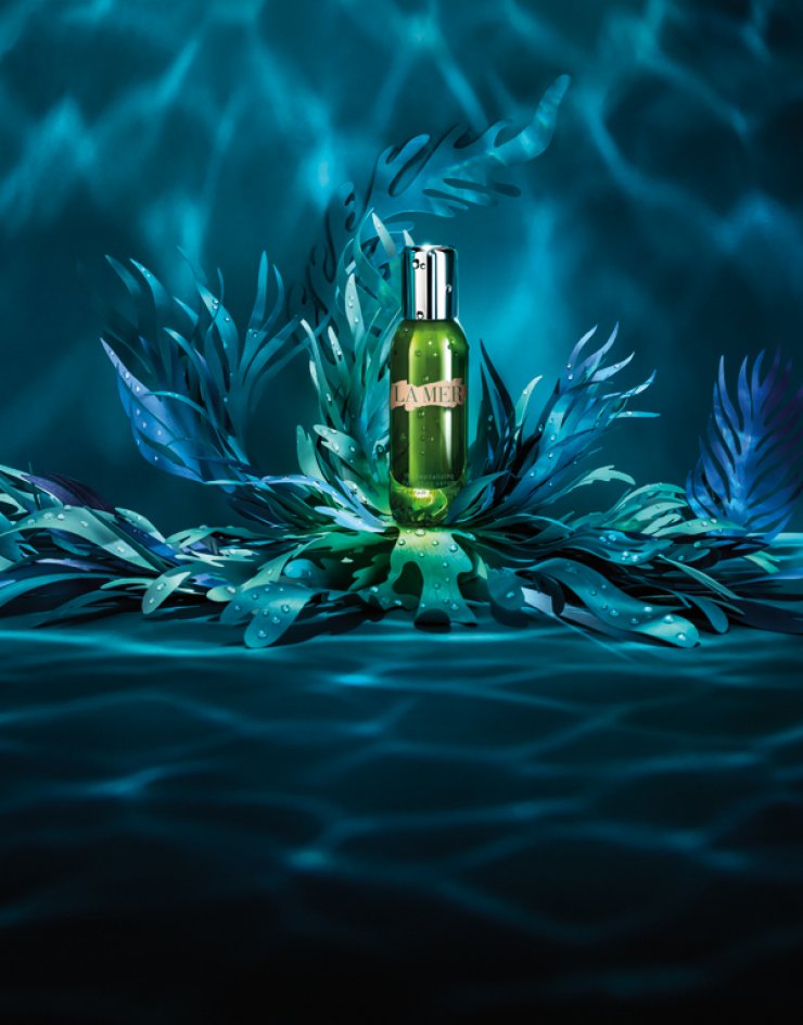H La Mer παρουσιάζει το The Revitalizing Hydrating Serum