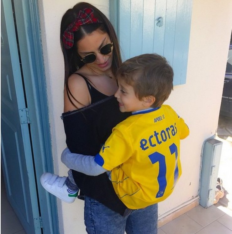 Τρελό γέλιο! Δείτε γιατί ο Έκτορας, ο γιος του Νεκτάριου Αλεξάνδρου "κοροϊδευε" την Κωνσταντίνα Ευριπίδου