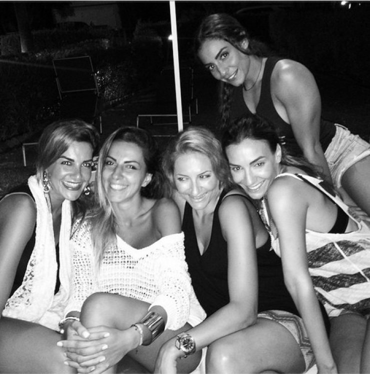 Νάταλι Τζιαπούρα: Γιόρτασε με φίλους τα γενέθλια της [φωτογραφίες]