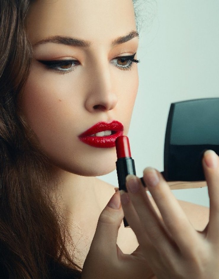 Το κλασικό μακιγιάζ του Αγίου Βαλεντίνου δέχεται makeover (κοινώς... κάντο αλλιώς)