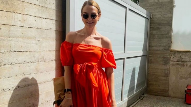 Σύλβια Μαυροπούλου: Ποζάρει μαζί με την κόρη της με φόντο τη θάλασσα [εικόνα]