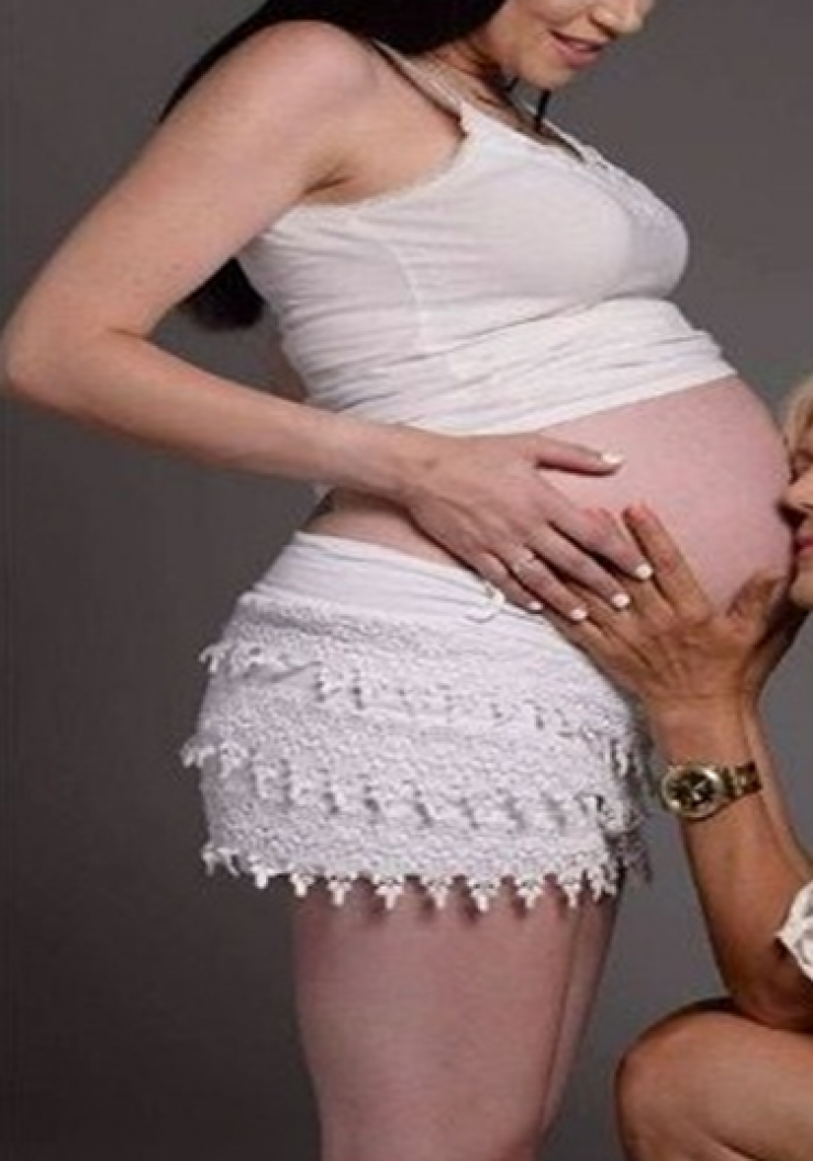 Κύπρια παρουσιάστρια ετοιμάζεται να γίνει για πρώτη φορά γιαγιά!