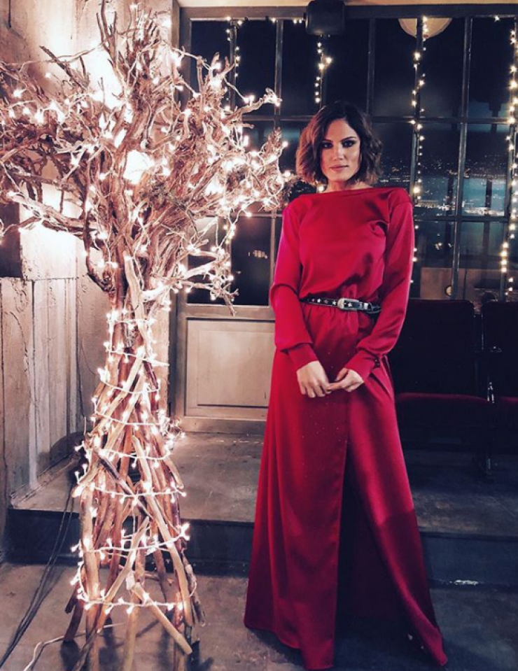 Μαίρη Συνατσάκη: Έσβησε έξι υπέροχες τούρτες για τα γενέθλιά της! [εικόνες]