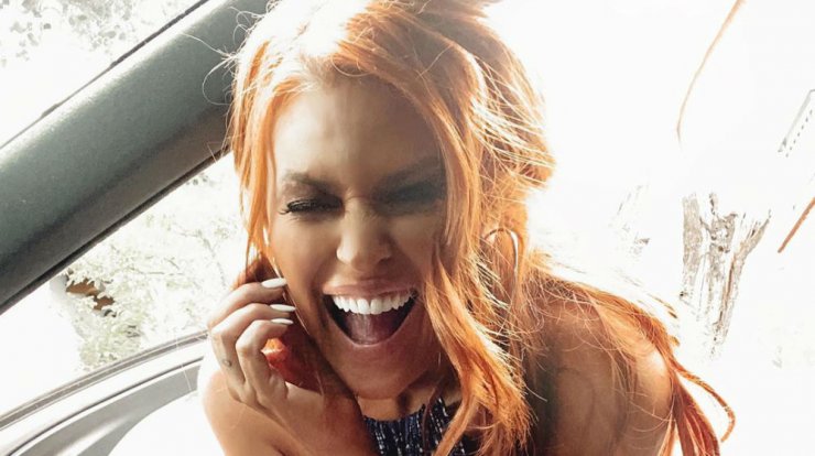 Η Σίσσυ Χρηστίδου φόρεσε λευκό κιμονό και η διαφορά στη σιλουέτα της μετά την απώλεια βάρους είναι εντυπωσιακή!