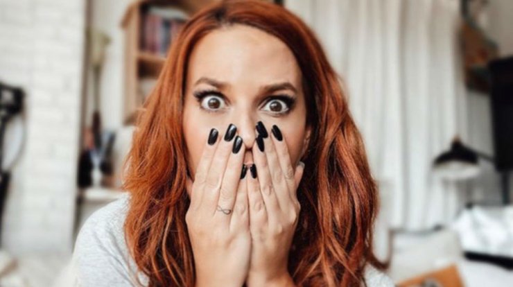 Σίσσυ Χρηστίδου: Το φιλί στο στόμα σε άγνωστο που την έφερε σε αμηχανία! [βίντεο]