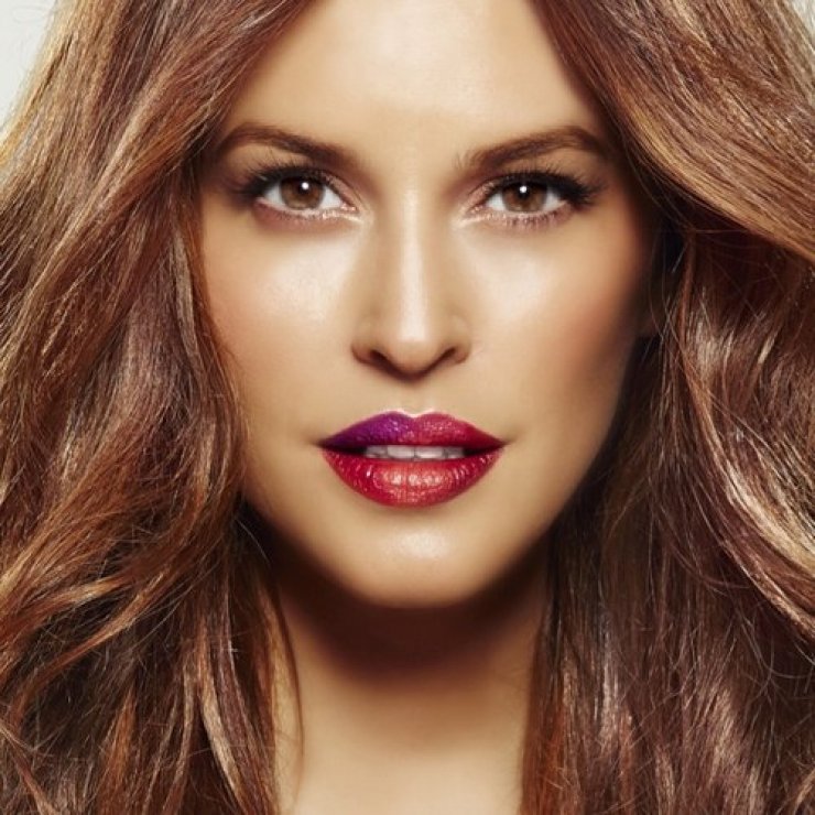 Σίσσυ Χρηστίδου: Στολίζει το δέντρο με τους γιους της!