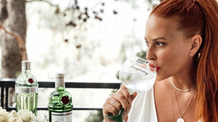 Σίσσυ Χρηστίδου: Μας έδειξε την υπέροχη τραπεζαρία του σπιτιού της