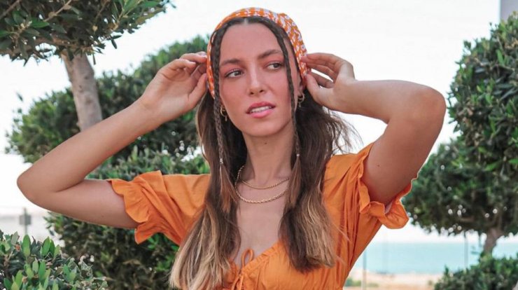 Εβελίνα Σκίτσκο: Το υπέροχο στιγμιότυπο αγκαλιά με την κόρη της στη θάλασσα! [εικόνα]