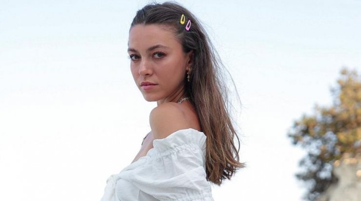 Pink Makeup: Η Εβελίνα Σκίτσκο σου προτείνει το look του καλοκαιριού