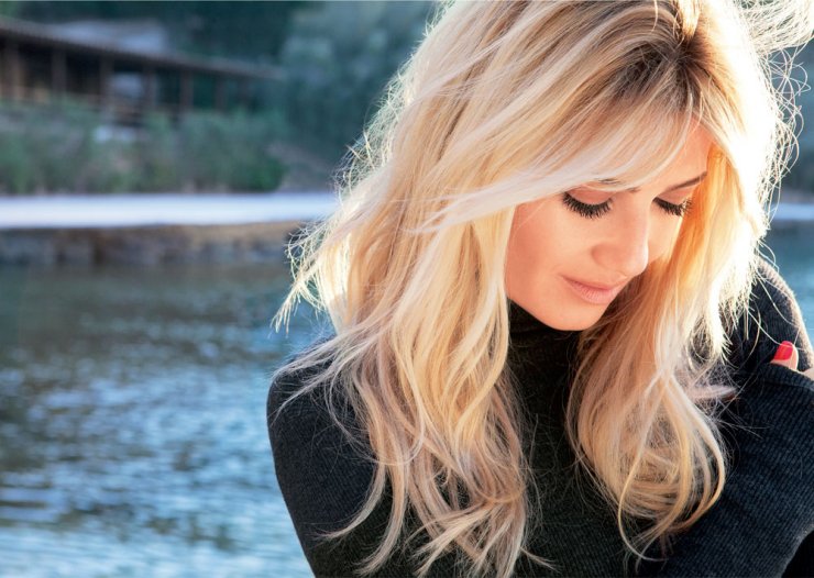 Φαίη Σκορδά: Tί απαντά στα περί εγκυμοσύνης