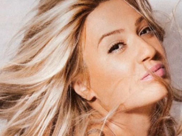 Δείτε τη Φαίη Σκορδά άβαφη