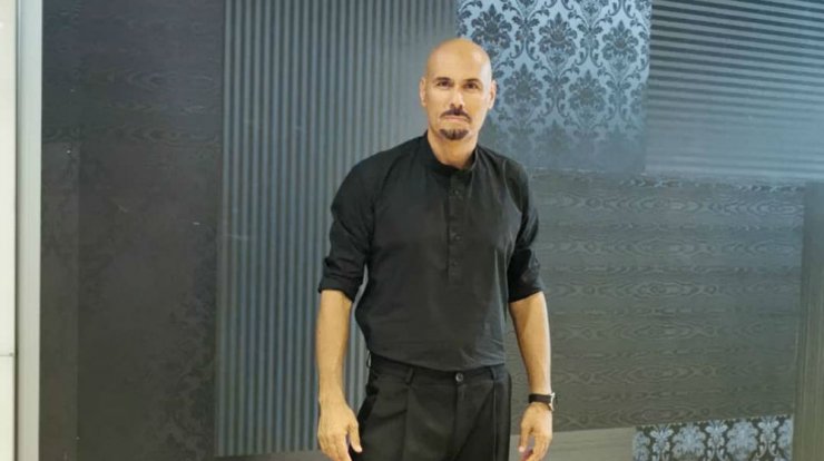 Δημήτρης Σκουλός: Η πρώτη αντίδραση μετά το σάλο που προκλήθηκε της εικόνας με τον άστεγο [εικόνα & βίντεο]