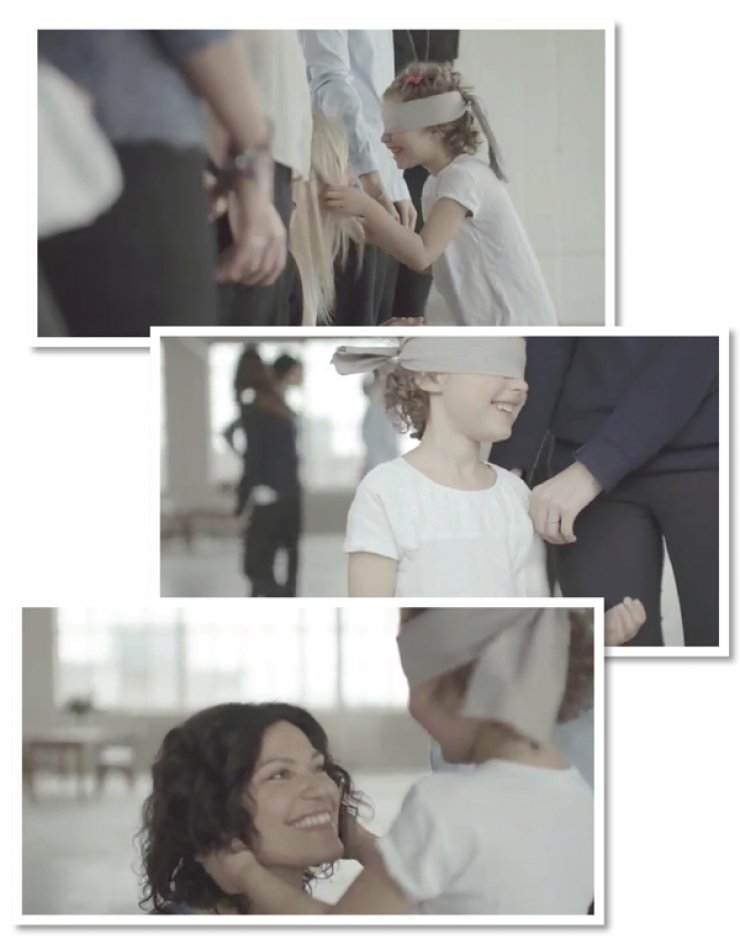 Έδεσαν τα μάτια σε παιδάκια και τους ζήτησαν να βρουν την μαμά τους! [βίντεο]