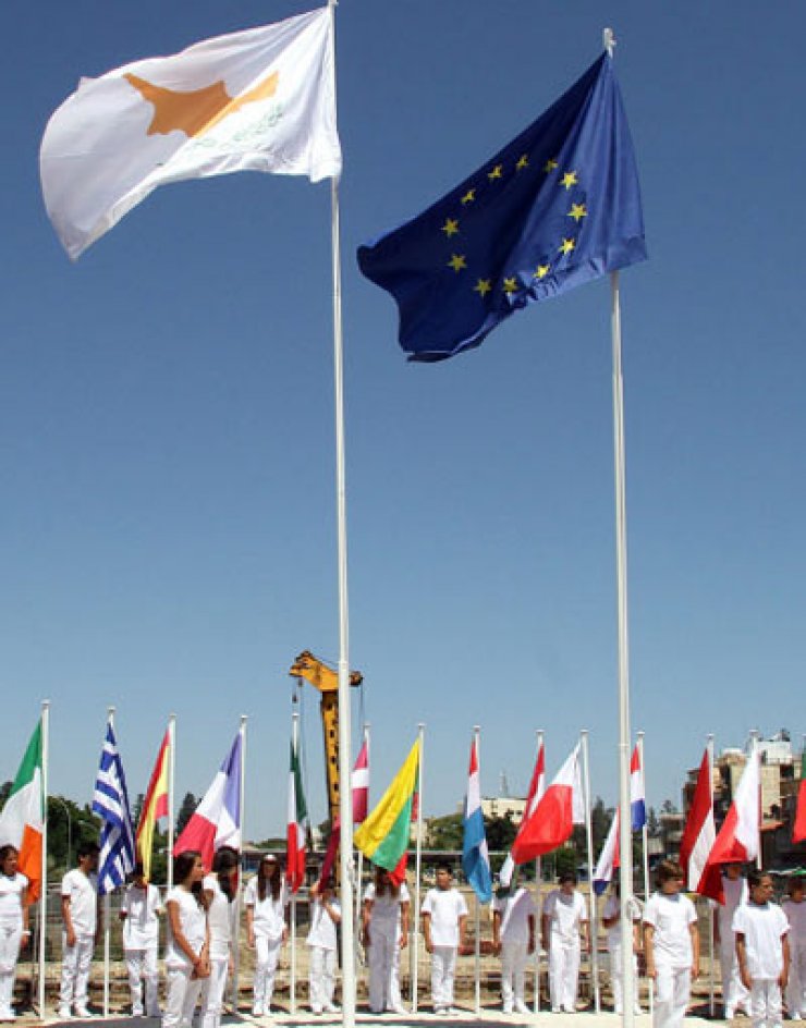 Έκλεισε η συμφωνία με την τρόικα. Και μίνι ανασχηματισμός!