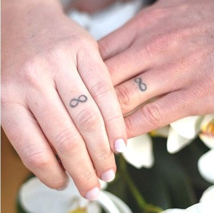 Τατουάζ αντί βέρα