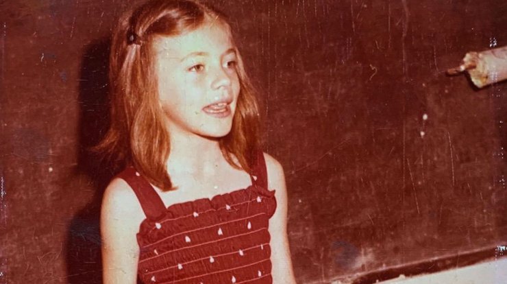 Μπορείτε να αναγνωρίσετε ποια ηθοποιός είναι η εικονιζόμενη; 