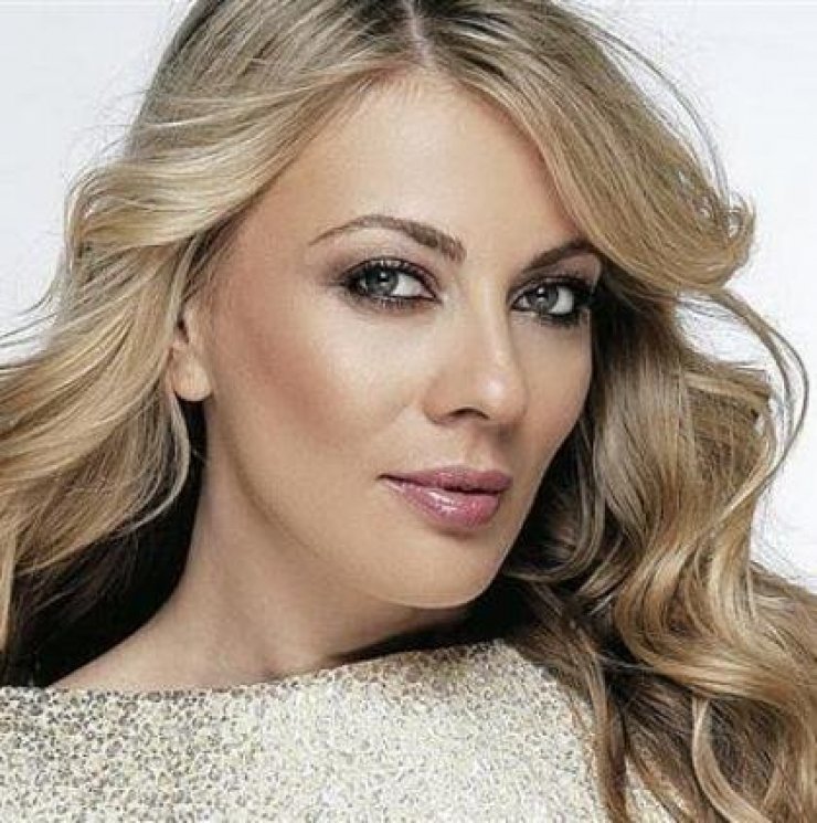 Σμαράγδα Καρύδη: Πουλάει το σπίτι της και μετακομίζει στην Αίγινα!