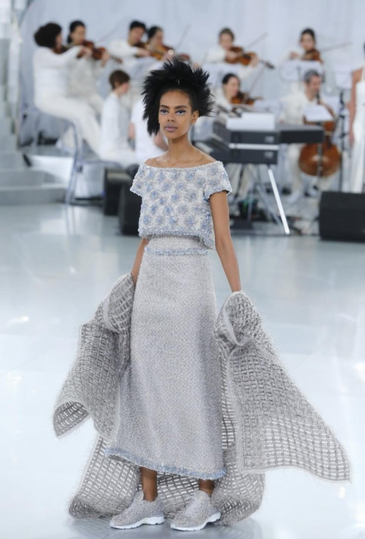 Sneakers: Ήρθε το τέλος για τα ψηλοτάκουνα; 