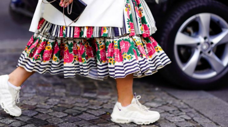 Tα πέντε ζευγάρια sneakers που φοράνε συνέχεια τα fashion girls