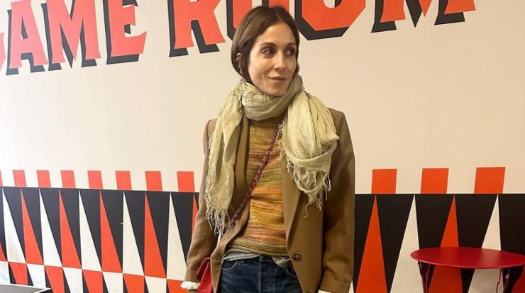 Σοφία Καρβέλα: Φοράει με εναλλακτικό τρόπο την πιο hot τάση της σεζόν