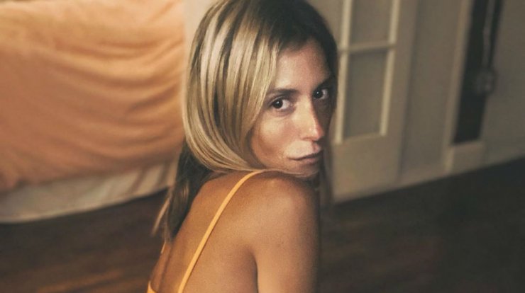 Σοφία Καρβέλα: Λίγο πριν έρθει Ελλάδα μας έβαλε στην γκαρνταρόμπα της στη Νέα Υόρκη!