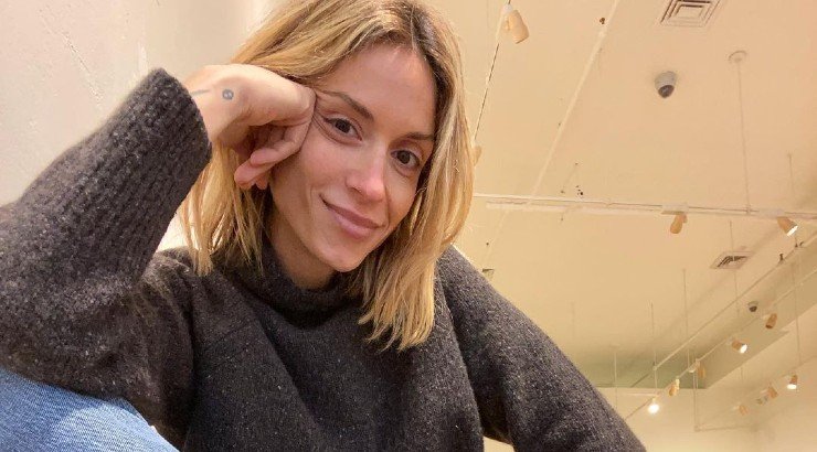 Η Rihanna φόρεσε ρούχο της Σοφίας Καρβέλα! [εικόνα]