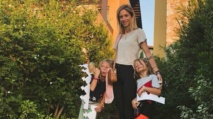 Σοφία Καρβέλα: Μας έδειξε τα παιδιά της να χορεύουν στο μετρό! [βίντεο]